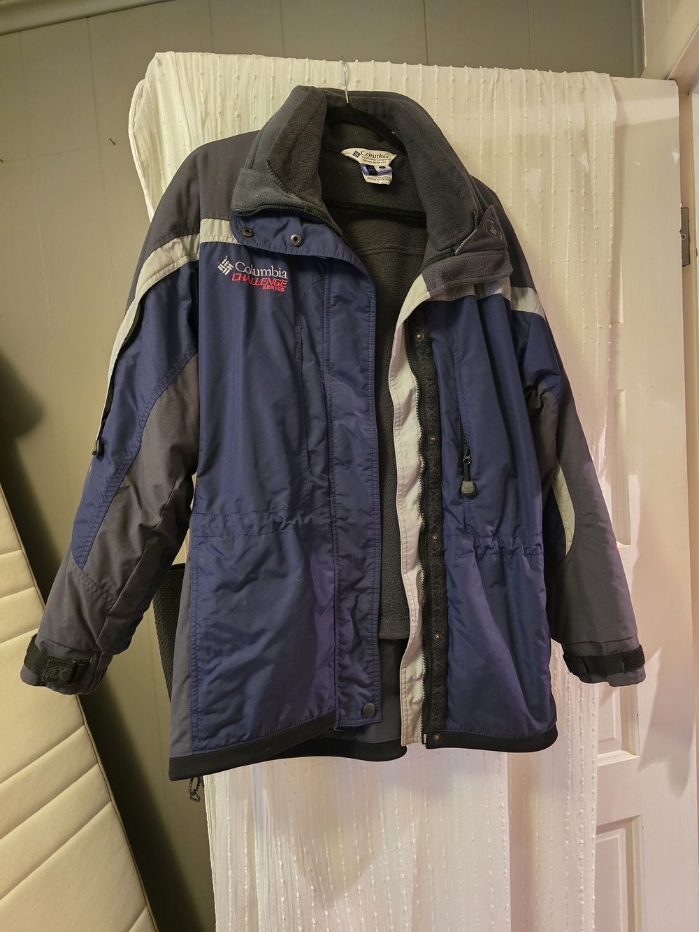 Columbia Women’s Navy Blue Insulated Jacket